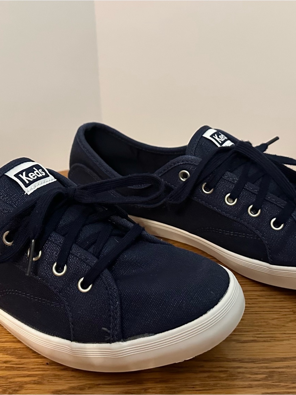 Women’s Size 10 Keds Navy Canvas Low-Top Sneakers - Picture 1 of 3